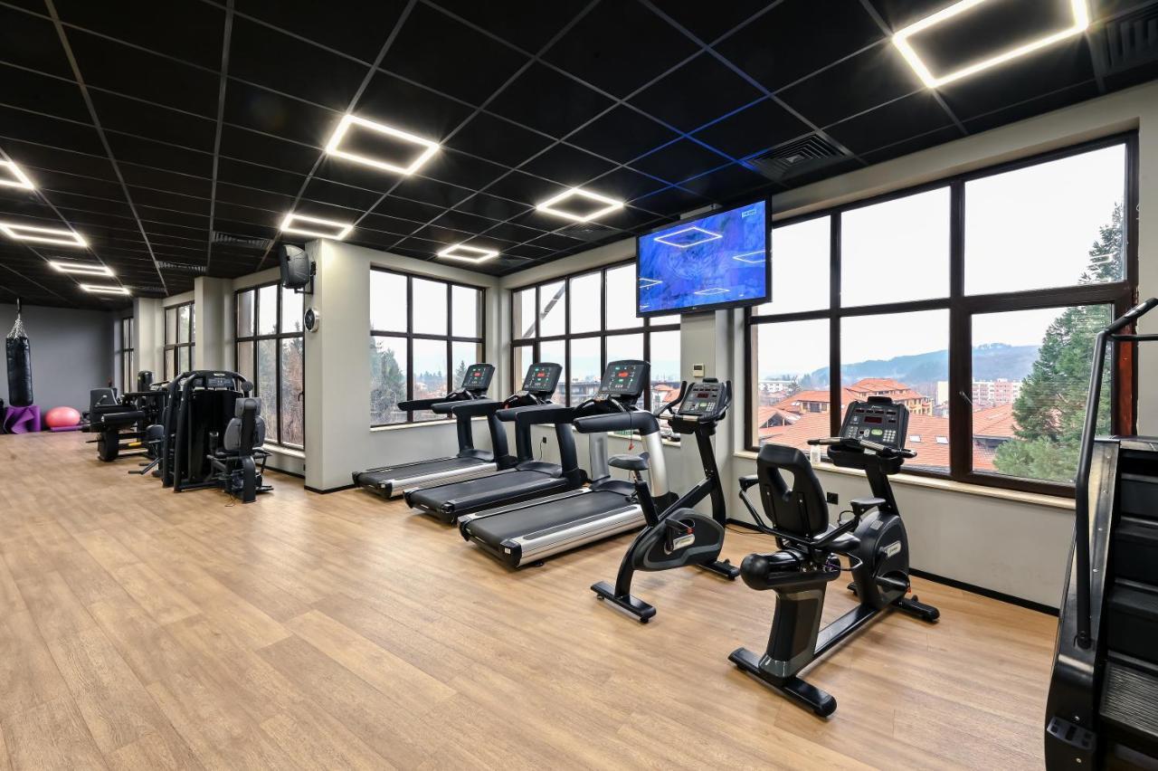 Grand Hotel فيلينغراد المظهر الخارجي الصورة The gym at the hotel