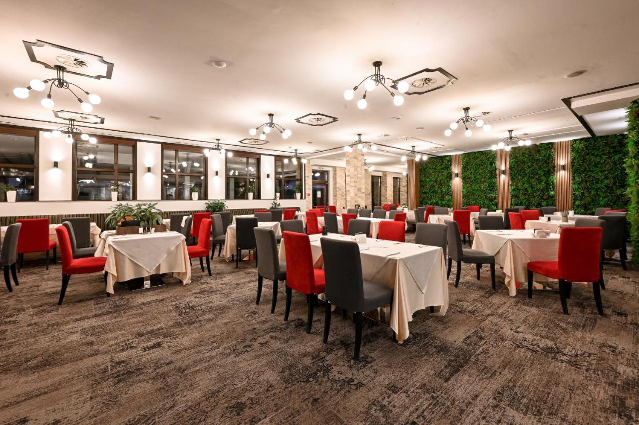 Grand Hotel فيلينغراد المظهر الخارجي الصورة Restaurant