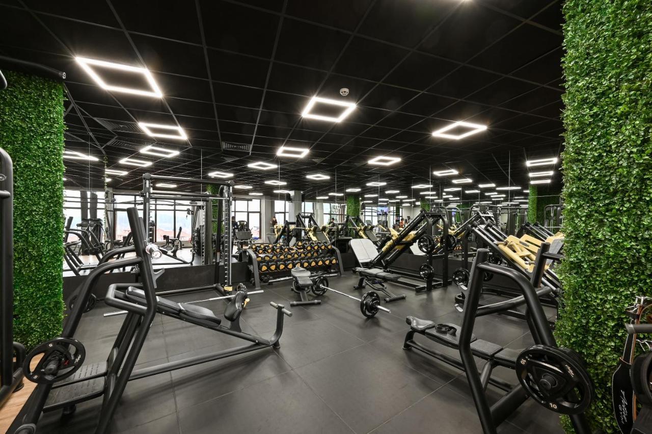Grand Hotel فيلينغراد المظهر الخارجي الصورة The gym at the headquarters of the company
