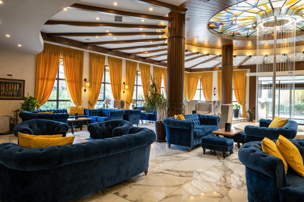 Grand Hotel فيلينغراد المظهر الخارجي الصورة Lobby