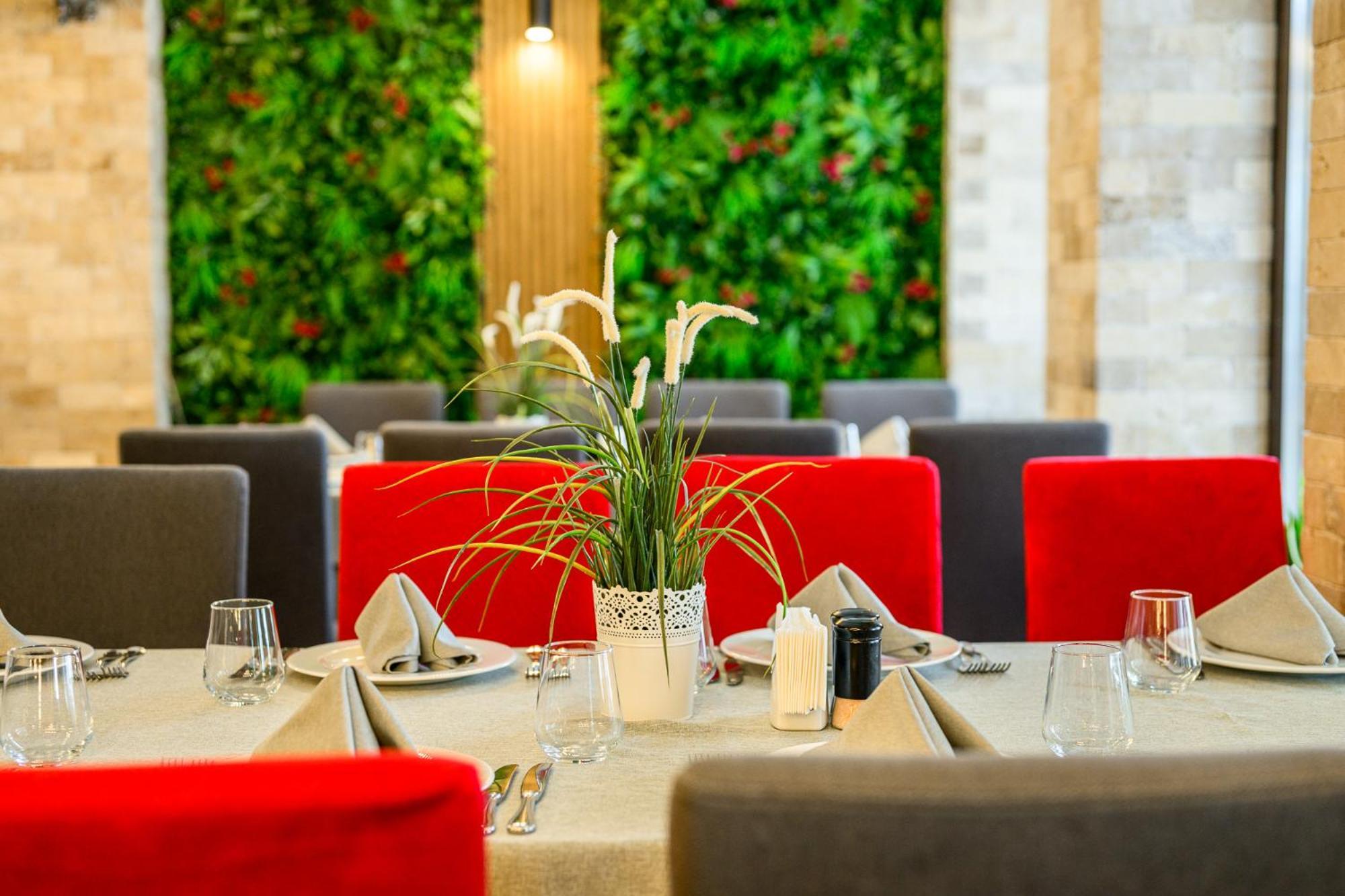 Grand Hotel فيلينغراد المظهر الخارجي الصورة Restaurant