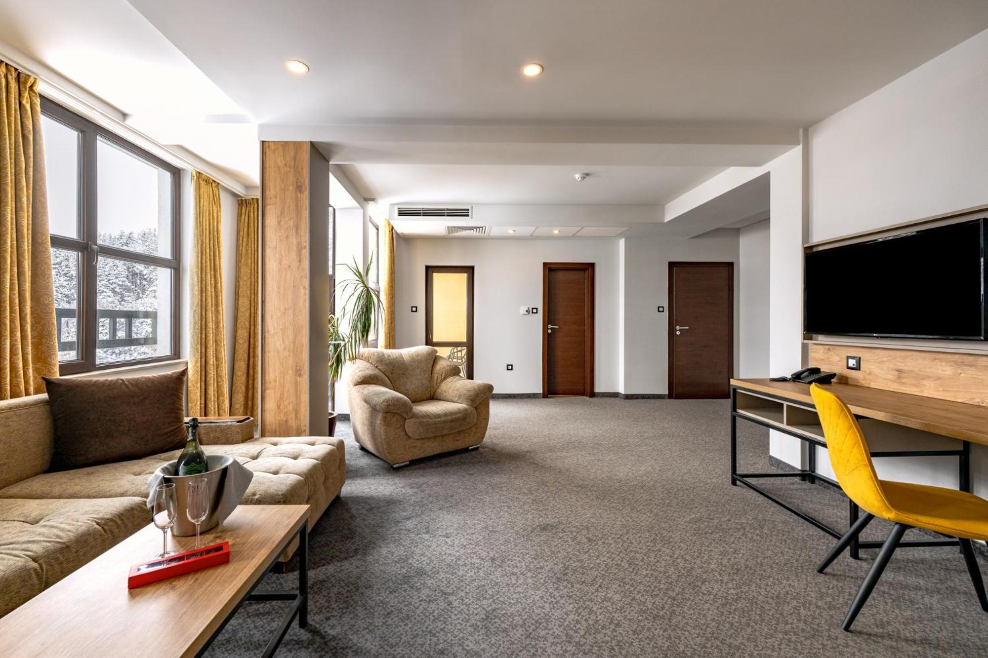 Grand Hotel فيلينغراد المظهر الخارجي الصورة Suite