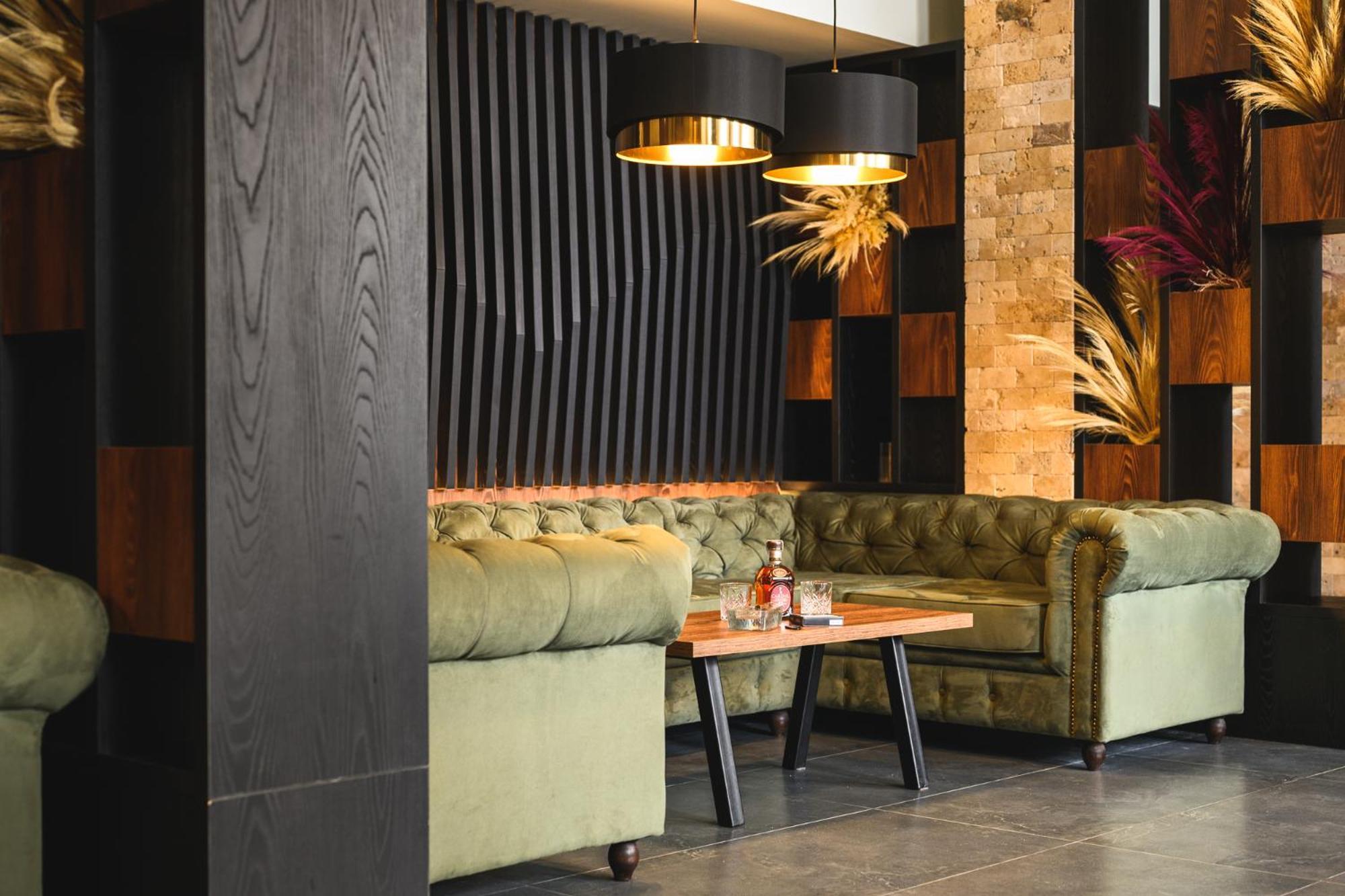 Grand Hotel فيلينغراد المظهر الخارجي الصورة Interior of the restaurant